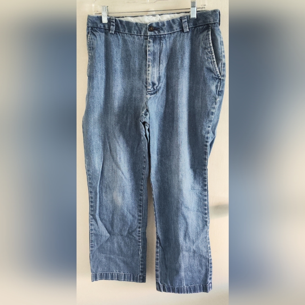 Rountree & Yorke men's size 33 x 27 light wash straight leg Blue jeans.